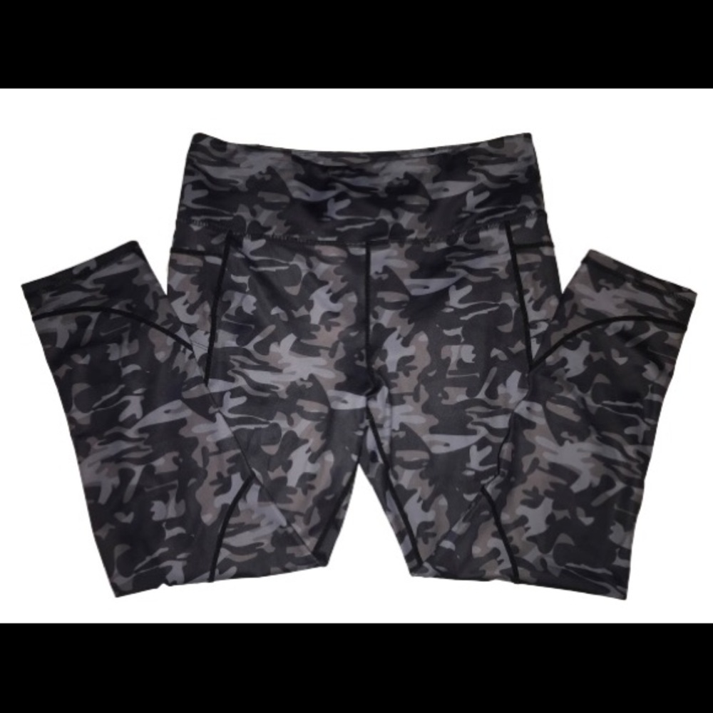 Black Camo Pocket Light n Tight Leggings